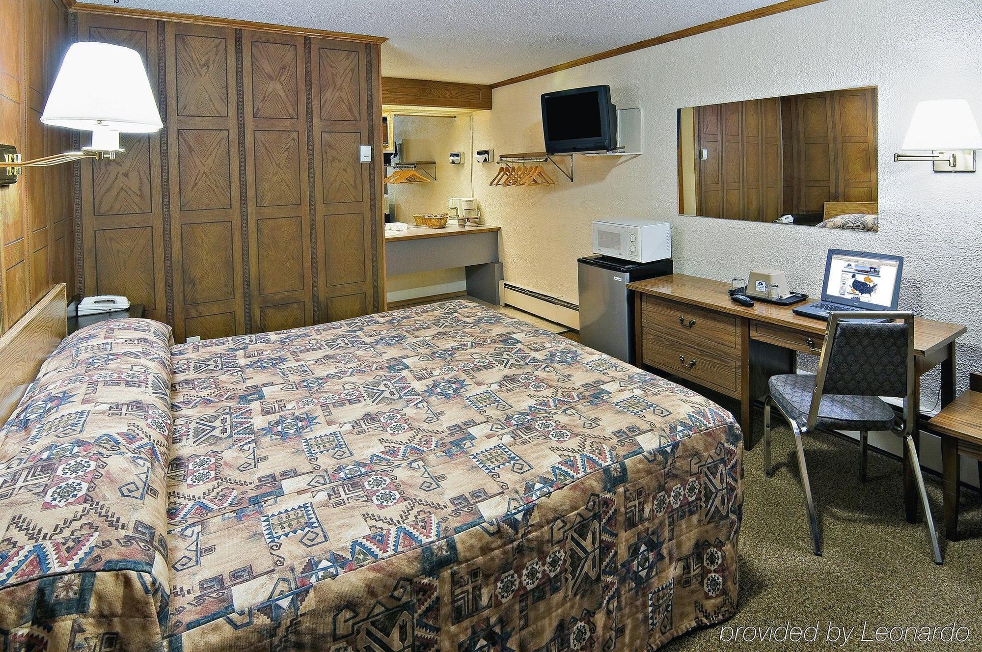 Canadas Best Value Inn 卡加利 客房 照片