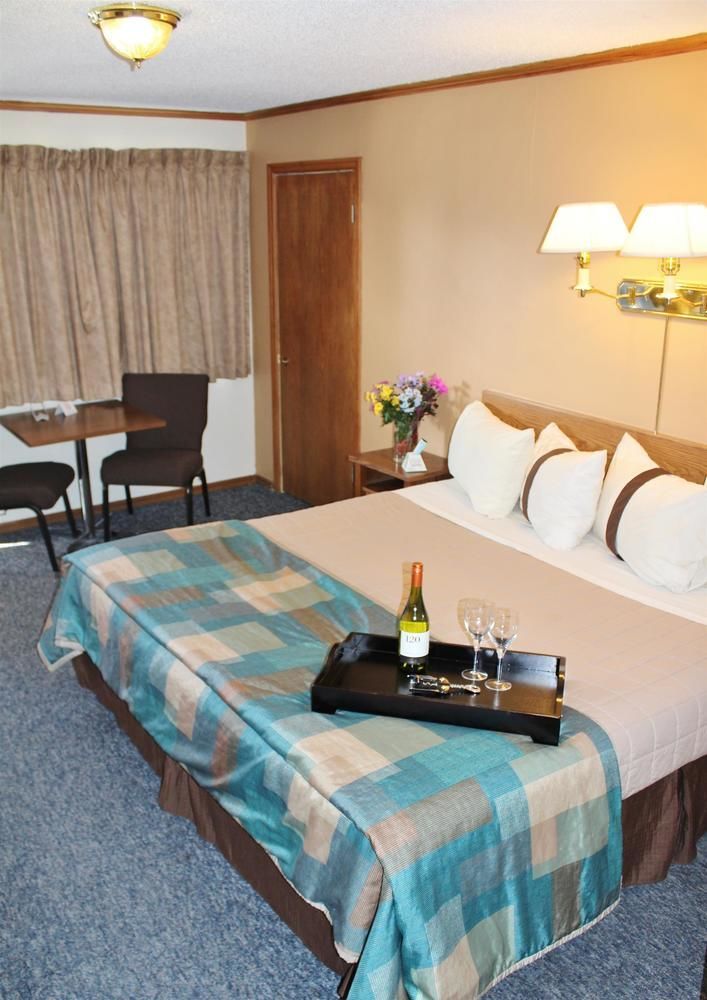 Canadas Best Value Inn 卡加利 外观 照片